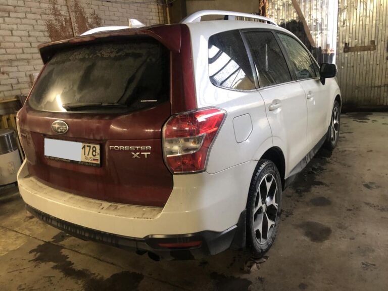 Упавший с крыши дома снег повредил автомобиль — автоюристы «Геометрии» взыскали с управляющей компании  538 тыс. руб. через суд